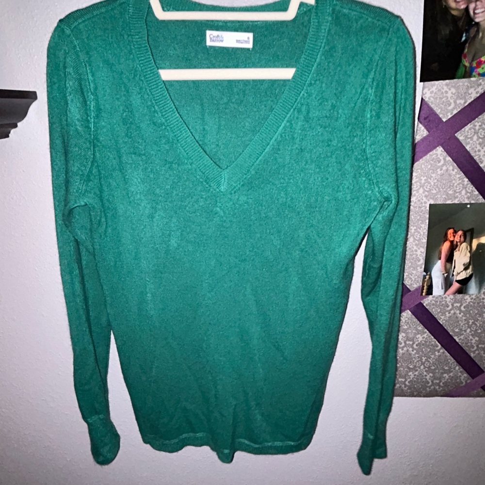 Kohl's Green V-Neck Sweater Soft Knit Pullover